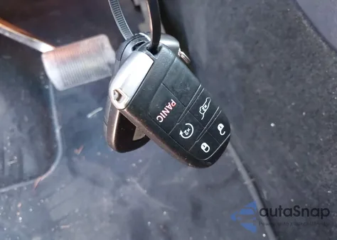 2014 Jeep Grand Cherokee Overland z USA, uszkodzony, nr VIN 1C4RJFCG8EC122627